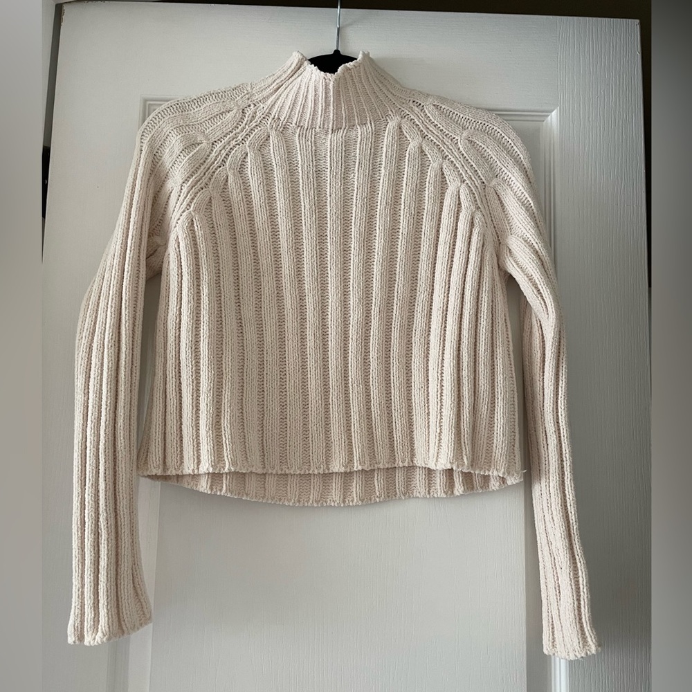 American Eagle sweater. Size XS.